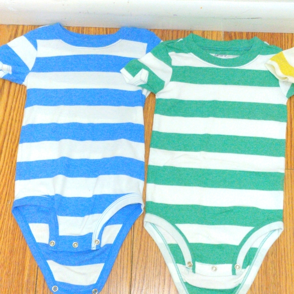 Bundle of 5 toddler boy short sleeves bodysuits size 24m - Picture 2 of 4